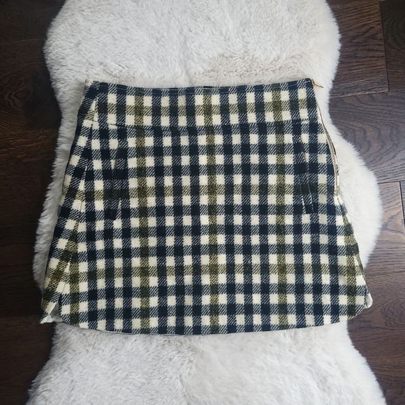 J Crew Dark Academia Plaid Check Wool Mini Skirt Worn by Vanessa Hudgens - Picture 4 of 14
